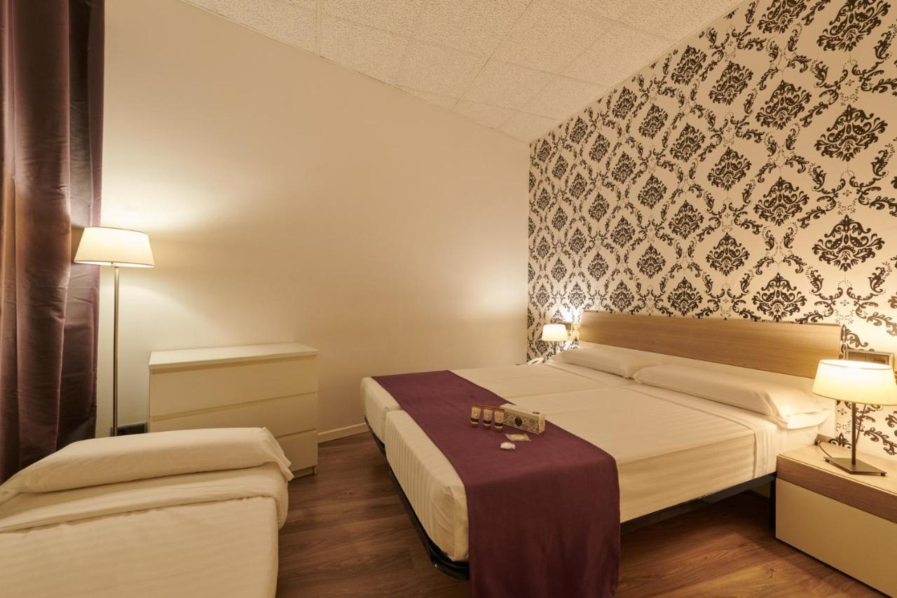 ברצלונה Hostal Mayerling Centro מראה חיצוני תמונה